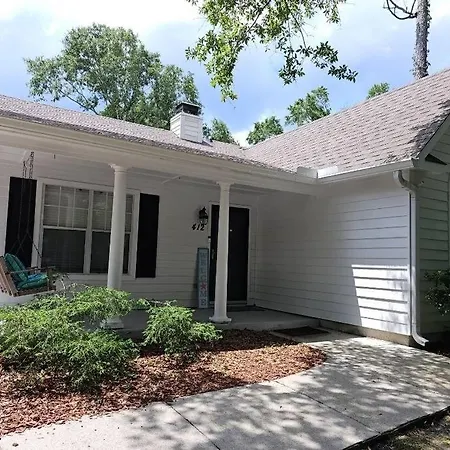 Close To The Beach And Attractions! Perfect For Families Or Traveling Nurses!